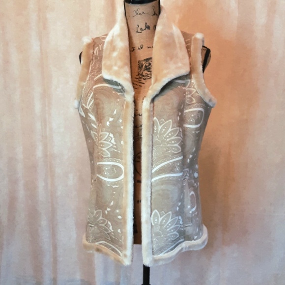 COLDWATER CREEK Faux Suede & Fur Embossed Vest S - Picture 1 of 15